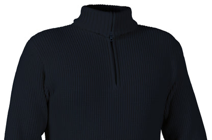 Nahansicht des Troyerkragens mit hochgezogenem Reißverschluss